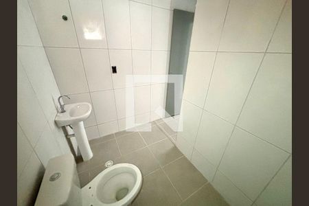 Banheiro de casa para alugar com 1 quarto, 36m² em Jardim Dayse, Ferraz de Vasconcelos