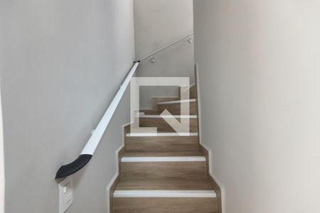 Escada de casa de condomínio para alugar com 2 quartos, 180m² em Boqueirão, Praia Grande