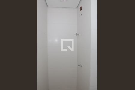 Banheiro de kitnet/studio para alugar com 1 quarto, 35m² em Lapa, São Paulo