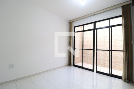 Quarto 1 - Suíte de casa para alugar com 4 quartos, 250m² em Jardim das Palmeiras, Uberlândia