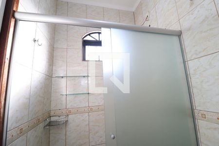 Banheiro do Quarto 1 de casa para alugar com 4 quartos, 250m² em Jardim das Palmeiras, Uberlândia