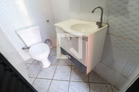Lavabo de casa para alugar com 4 quartos, 250m² em Jardim das Palmeiras, Uberlândia