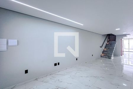 Sala de casa à venda com 4 quartos, 150m² em Vila Carrão, São Paulo