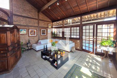 Sala 1 de casa de condomínio à venda com 4 quartos, 235m² em Badu, Niterói