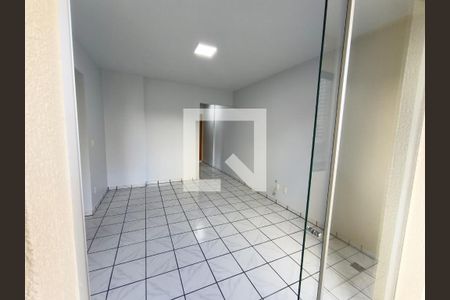 Sala de apartamento para alugar com 2 quartos, 56m² em Residencial Eldorado, Goiânia