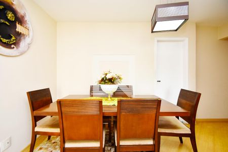 Sala de jantar de apartamento à venda com 2 quartos, 68m² em Vila Madalena, São Paulo