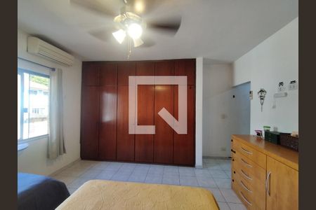 Suíte  de casa à venda com 3 quartos, 245m² em Vila Moinho Velho, São Paulo