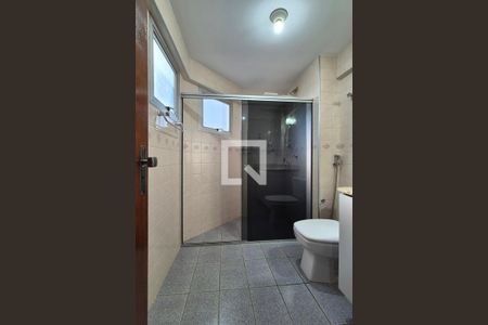 Banheiro de apartamento para alugar com 1 quarto, 56m² em Botafogo, Campinas