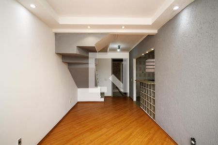 Sala 1 de casa de condomínio para alugar com 2 quartos, 70m² em Jardim Petropolis, Cotia