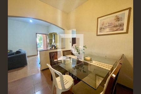 Casa à venda com 3 quartos, 420m² em Santa Cruz, Belo Horizonte