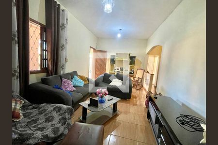 Casa à venda com 3 quartos, 420m² em Santa Cruz, Belo Horizonte