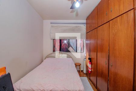 Quarto 2 de casa à venda com 2 quartos, 300m² em Jardim do Salso, Porto Alegre