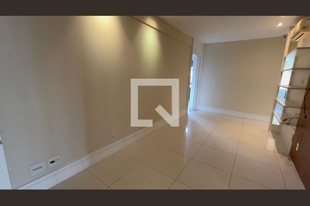 Sala íntima  de apartamento para alugar com 4 quartos, 260m² em Barra da Tijuca, Rio de Janeiro