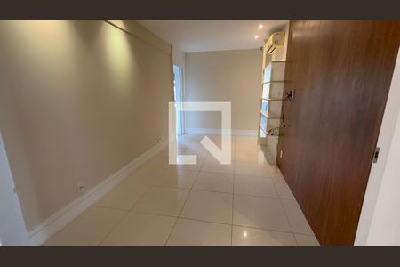 Sala íntima  de apartamento para alugar com 4 quartos, 260m² em Barra da Tijuca, Rio de Janeiro