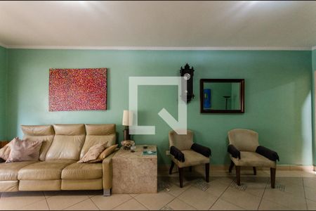 Casa à venda com 5 quartos, 201m² em Vila Palmeiras, São Paulo