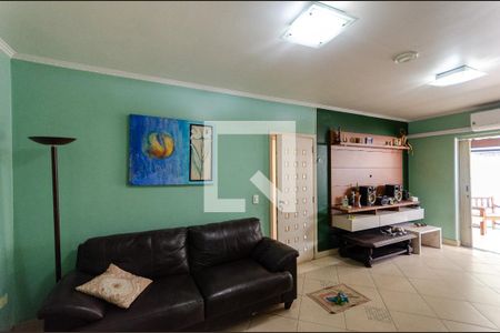 Sala de casa à venda com 5 quartos, 201m² em Vila Palmeiras, São Paulo