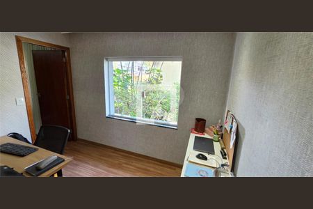 Casa à venda com 8 quartos, 200m² em Parque Sao Domingos, São Paulo