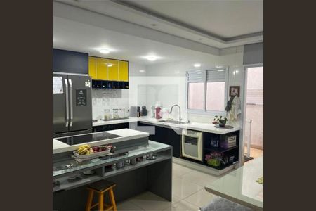 Casa à venda com 3 quartos, 200m² em Cambuci, São Paulo