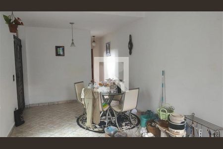 Casa à venda com 3 quartos, 200m² em Parque Maria Domitila, São Paulo