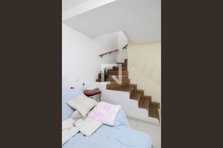 Escada  de casa para alugar com 3 quartos, 125m² em Parque Assuncao, Taboão da Serra