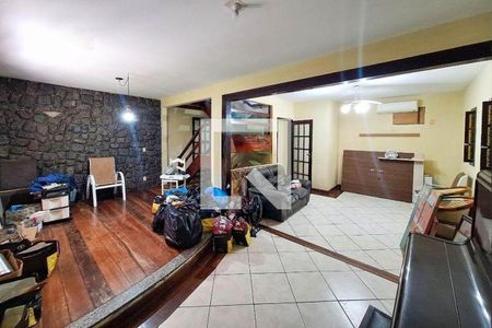 Casa à venda com 4 quartos, 180m² em Itaipu, Niterói