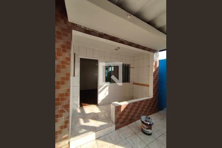 Entrada  de casa para alugar com 2 quartos, 100m² em Vila Moraes, São Paulo
