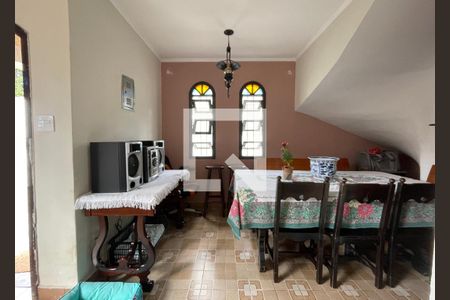 Casa à venda com 3 quartos, 250m² em Vila Nossa Senhora do Retiro, São Paulo