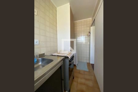 Cozinha de apartamento para alugar com 1 quarto, 36m² em Santa Cecília, Porto Alegre