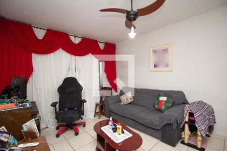 Sala de casa à venda com 3 quartos, 150m² em Jardim Marisa, São Paulo