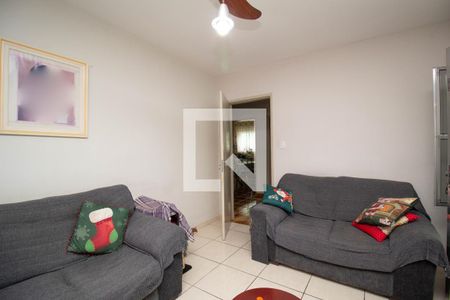 Sala de casa à venda com 3 quartos, 150m² em Jardim Marisa, São Paulo