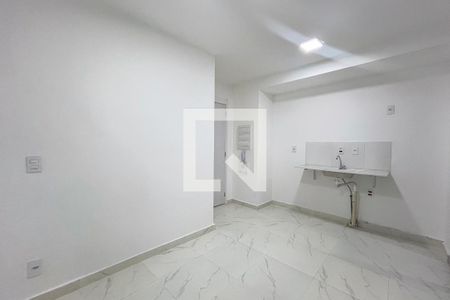Sala/Cozinha de apartamento para alugar com 2 quartos, 34m² em Vila Nair, São Paulo