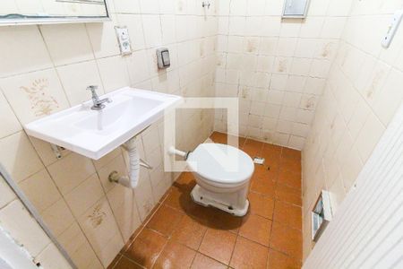 Banheiro da Suíte de casa para alugar com 1 quarto, 36m² em Vila Carmosina, São Paulo