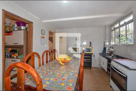 Casa para alugar com 4 quartos, 260m² em Pilarzinho, Curitiba