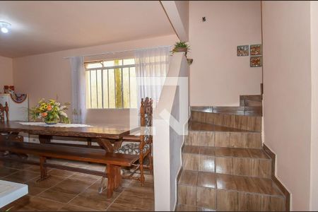 Casa para alugar com 4 quartos, 260m² em Pilarzinho, Curitiba