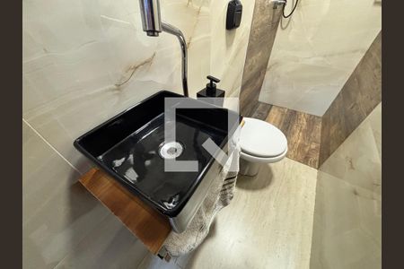 Banheiro 1 de casa à venda com 2 quartos, 100m² em Jardim Arize, São Paulo