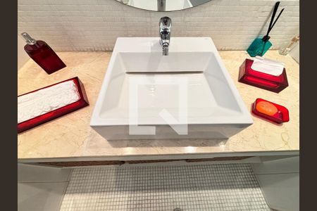 Banheiro de apartamento à venda com 2 quartos, 112m² em Itaim Bibi, São Paulo