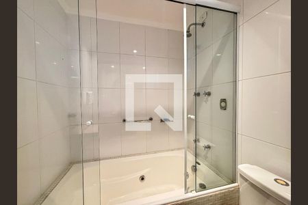 Banheiro de apartamento à venda com 2 quartos, 112m² em Itaim Bibi, São Paulo