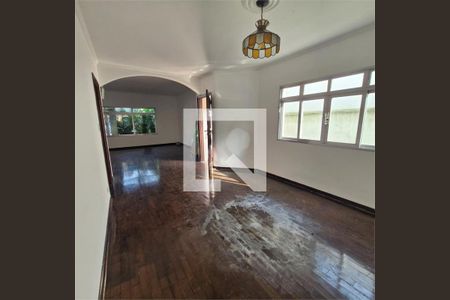 Casa à venda com 4 quartos, 170m² em Interlagos, São Paulo