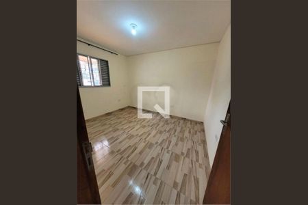 Casa à venda com 6 quartos, 250m² em Jardim Shangrilá (Zona Sul), São Paulo