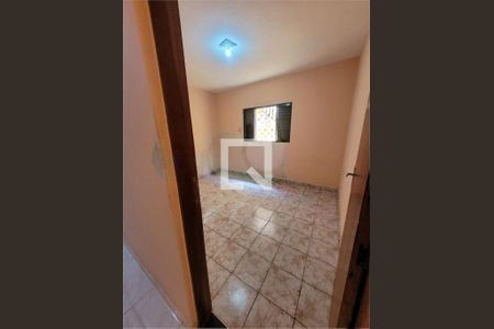 Casa à venda com 6 quartos, 250m² em Jardim Shangrilá (Zona Sul), São Paulo