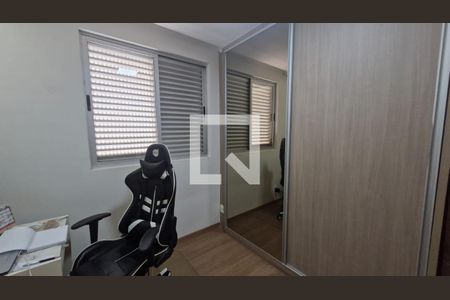 Quarto de apartamento à venda com 3 quartos, 95m² em Colégio Batista, Belo Horizonte