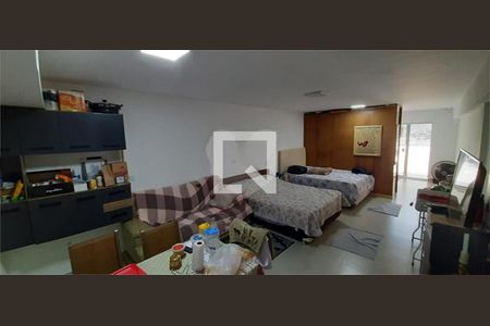 Casa à venda com 9 quartos, 263m² em Vila Santa Maria, São Paulo