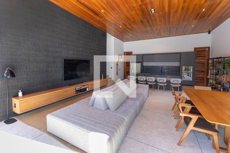 Sala de TV de casa de condomínio à venda com 4 quartos, 320m² em Jardins de Petrópolis, Nova Lima