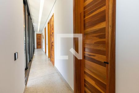 Corredor dos Quartos de casa de condomínio à venda com 4 quartos, 320m² em Jardins de Petrópolis, Nova Lima