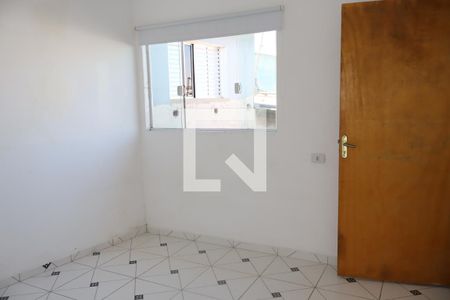 Quarto 1 de casa para alugar com 2 quartos, 65m² em Parque dos Bancarios, São Paulo