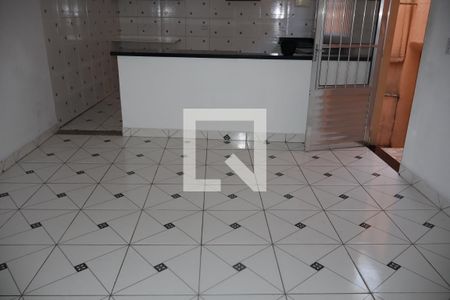 Sala de casa para alugar com 2 quartos, 65m² em Parque dos Bancarios, São Paulo