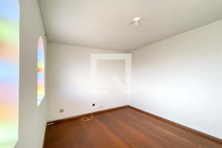 Sala de casa para alugar com 4 quartos, 200m² em Nova Vista, Belo Horizonte