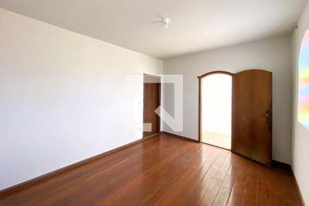 Sala de casa para alugar com 4 quartos, 200m² em Nova Vista, Belo Horizonte