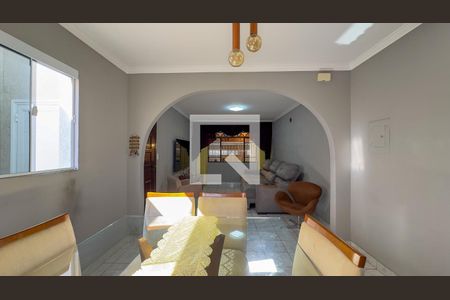 Sala de casa à venda com 2 quartos, 250m² em Jardim Casablanca, São Paulo