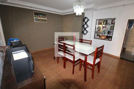 Casa à venda com 3 quartos, 223m² em Vila Linda, Santo André